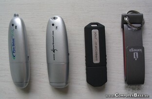 v.l. n.r.: PenDrive USB 2.0 Flash Hard Drive, Sharkoon USB 2.0 Flexi-Drive, Freecom FM-10 USB-2 Stick, Iomega Mini 128 USB Drive