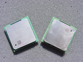 v.l.n.r.: Pentium 4 3,2 GHz, Pentium 4 Exteme Edtion 3,2 GHz