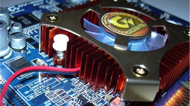 Radeon 7500 bis 9800 Pro im Test: Treffen der Generationen
