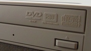 Vier DVD-Multiformat-Brenner im Test: Wettstreit der DVD-Allrounder