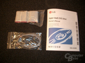 Kabel und Handbuch