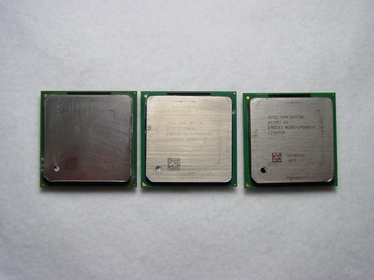 v.l.n.r: Pentium 4 Extreme Edition, Pentium 4 Northwood, Pentium 4 Prescott