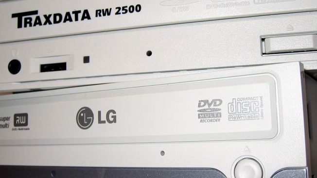 LG GSA-4081B und Traxdata RW2500 im Test: Die Lückenbüßer vor DVD-9?