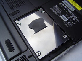 Asus M68Ne: HDD einfach auswechselbar