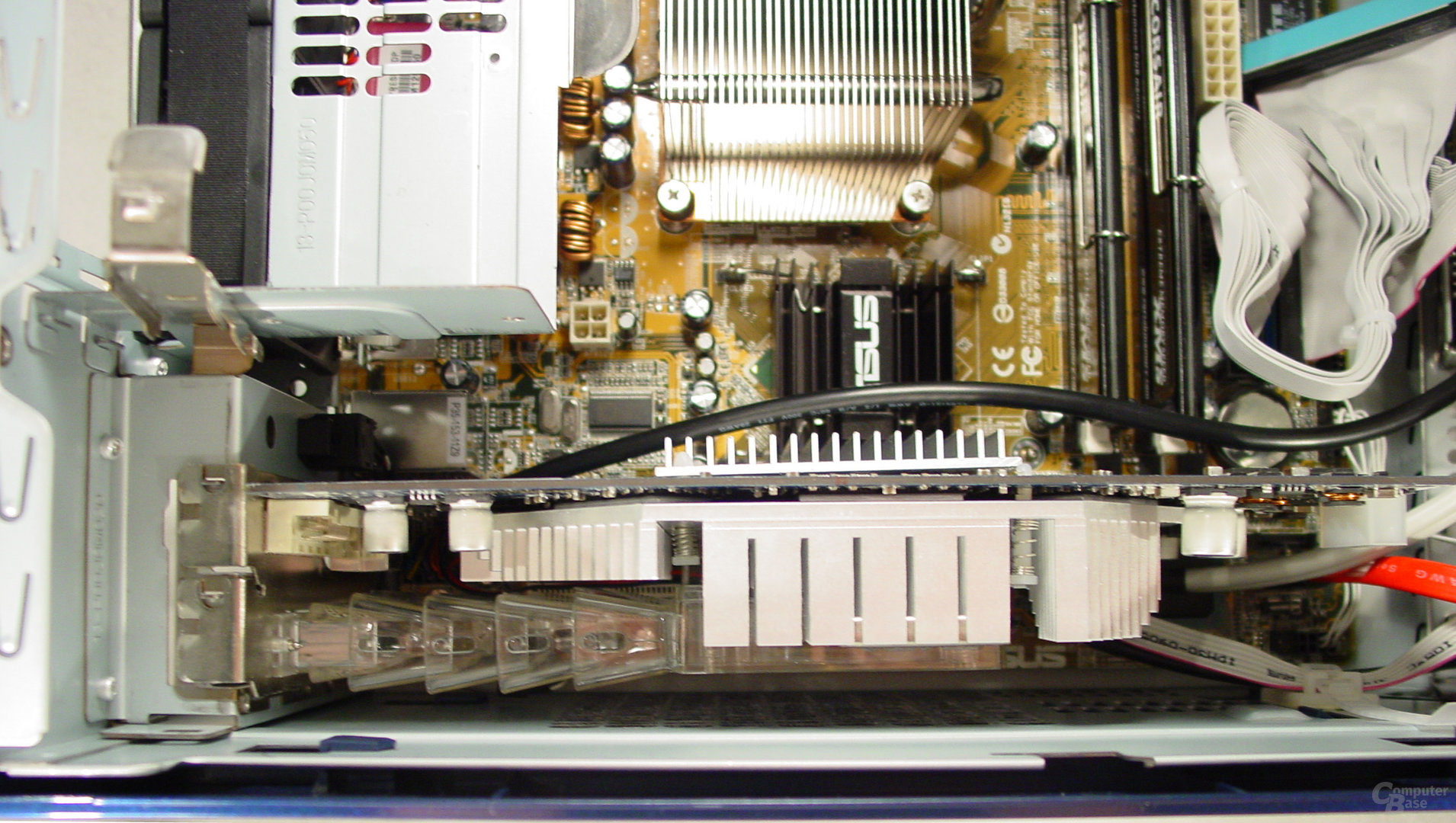 Asus S-presso S1-P111 Deluxe - Inkompatibilität - GeForce FX 5900, bei der das Gehäuse nicht mehr geschlossen werden kann