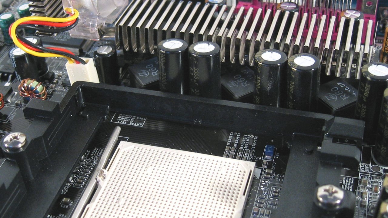 nForce 4 SLI von Asus, Gigabyte und MSI im Test: Wer baut das beste Board für den Athlon 64?