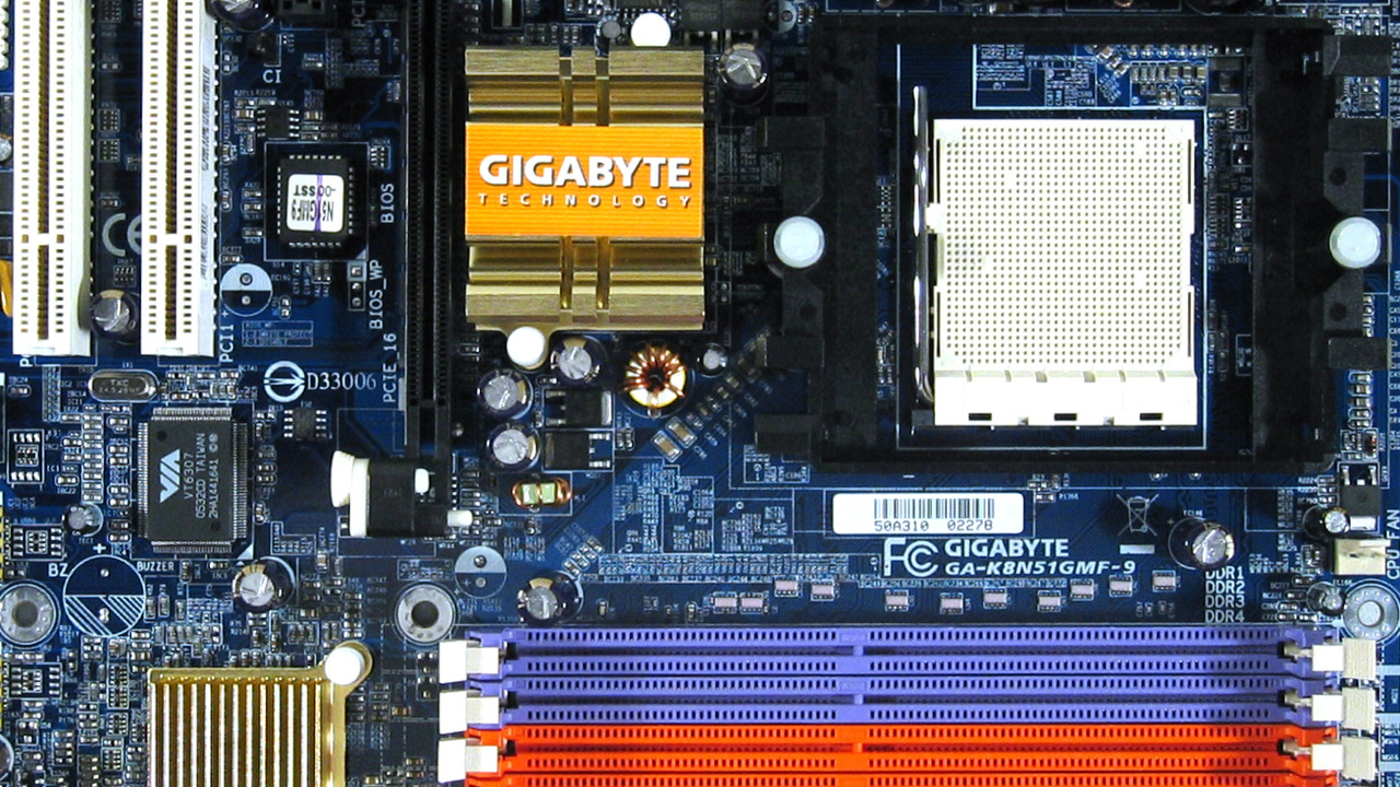 nForce 410/430 mit GeForce 6100/6150 im Test: Sockel-939-Platinen für Wohnzimmer-PCs
