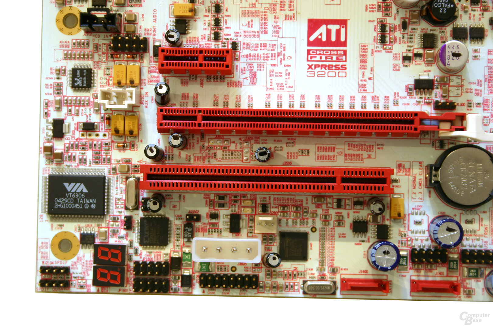 ATi CrossFire Xpress 3200 mit SB600 Referenzboard für Sockel AM2