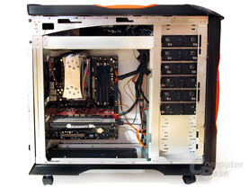 Großräumiges Testgehäuse mit vielen Lüftungsmöglichkeiten: Coolermaster Stacker 830