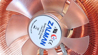 Zalman CNPS 9700 LED im Test: Gute Kühlung, aber nicht absolut leise