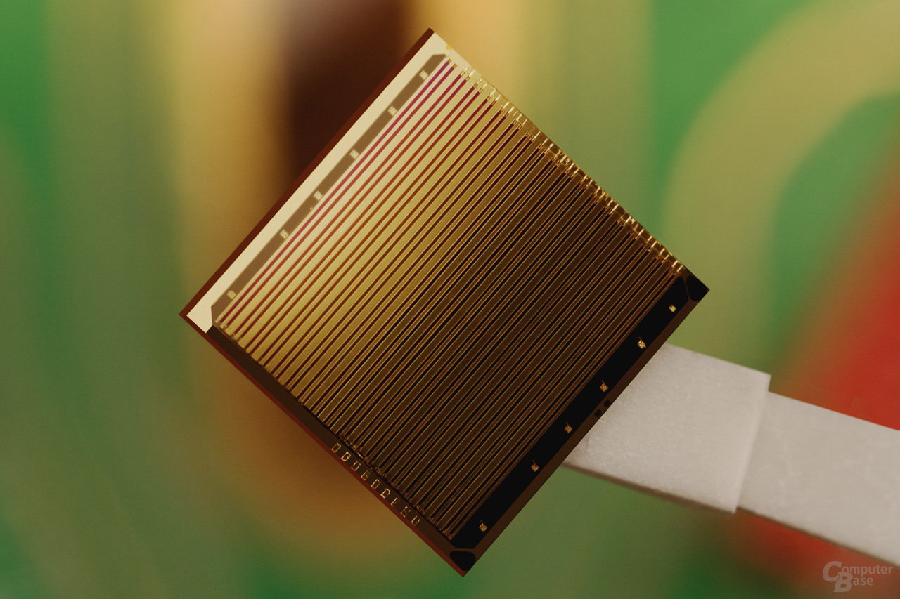 Intel Hybrid-Laser-Silizium-Chip mit meheren Lasern