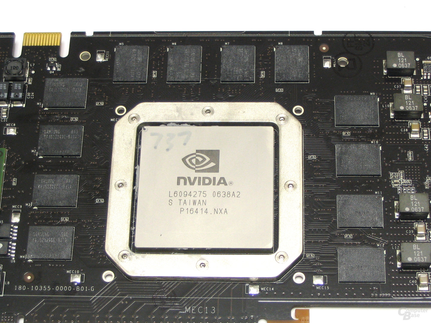 GeForce 8800 GTX VRAM und GPU