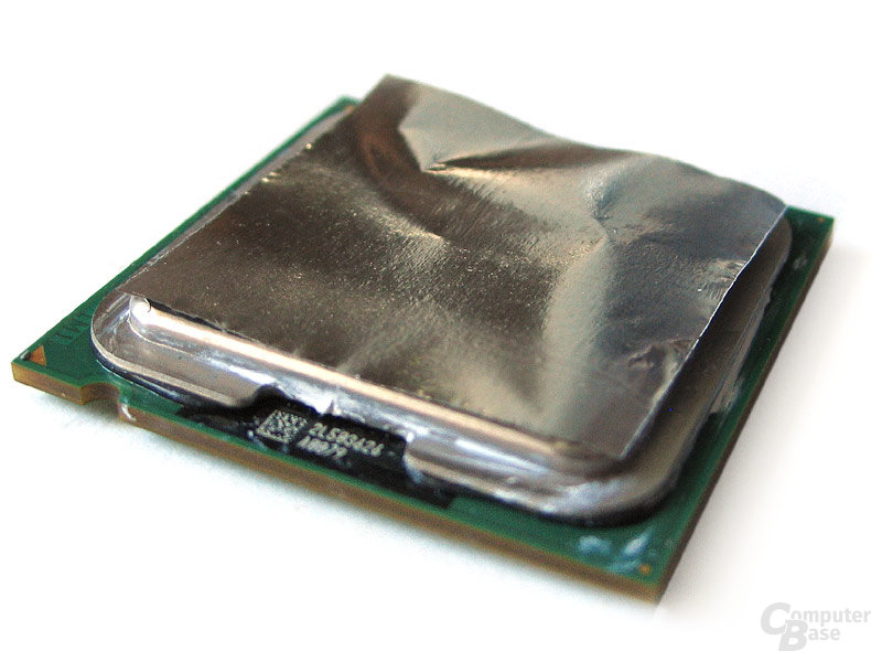 MetalPad lediglich auflegen, dann CPU und Kühler installieren