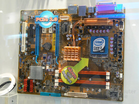 Asus P5E3 Deluxe auf der Computex 2007