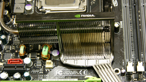 Nvidia nForce 790i Ultra SLI im Test: Nvidia mit DDR3 gegen Intels X38-Chipsatz