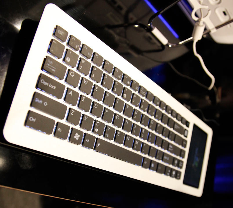 CES 2009 – Asus Eee Keyboard