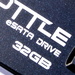 OCZ Throttle 32 GB im Test: USB-Stick mit eSATA- und USB-Anschluss
