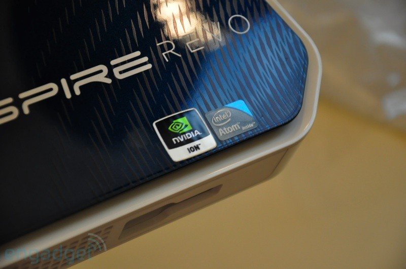 Acer AspireRevo unboxed