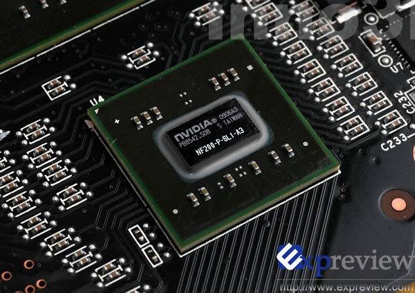GeForce GTX 295 mit einem PCB von Inno 3D