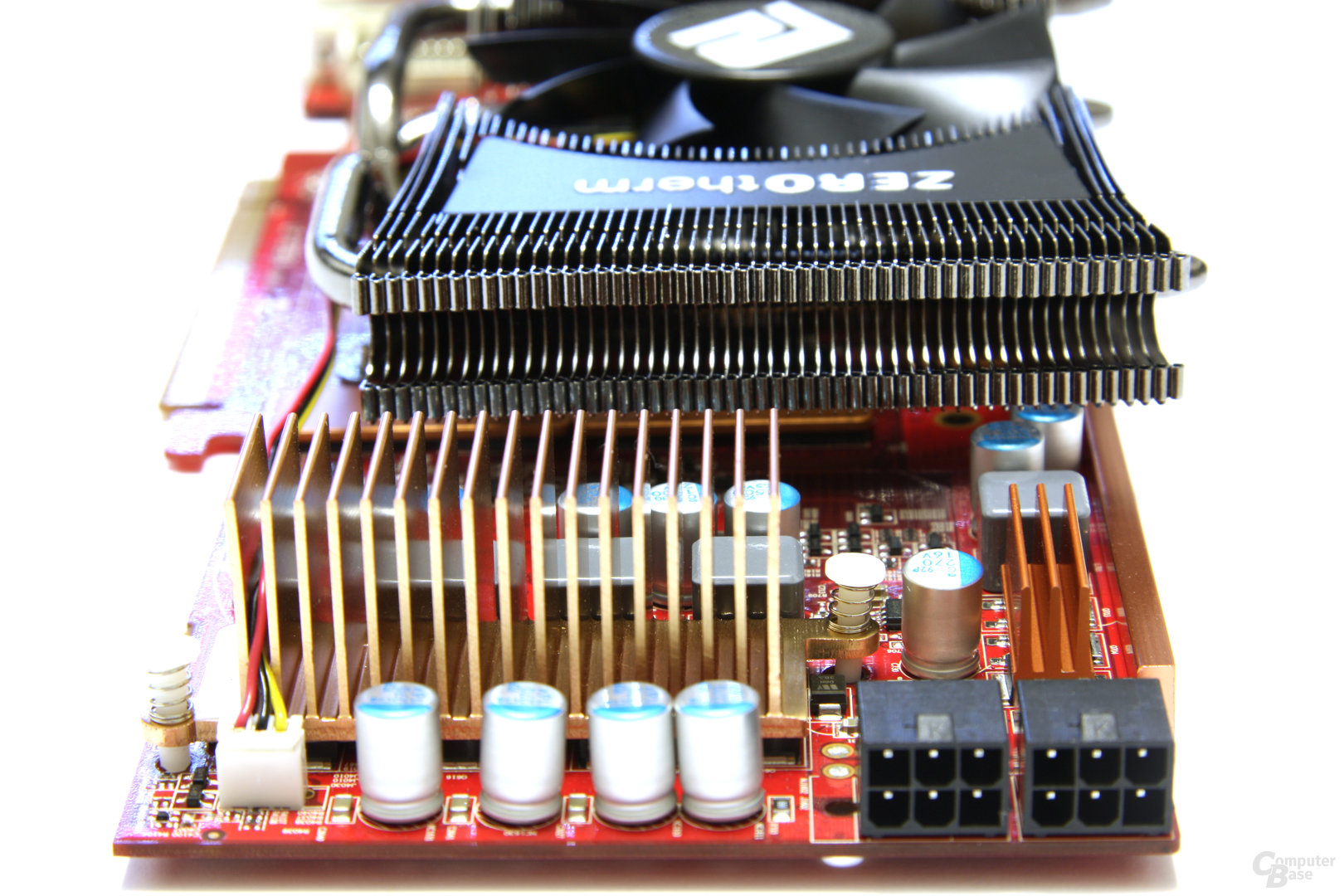 Radeon HD 4890 PCS+ von hinten