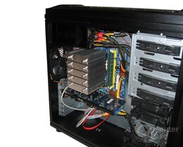 ASUS TA-U21 – Rückseite mit Hardware