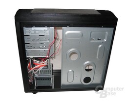 ASUS TA-U21 – Blick hinter den Mainboardtray