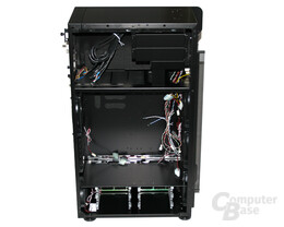 Lian Li TYR Super-Case PC-X2000BW – Innenansicht ohne Strebe