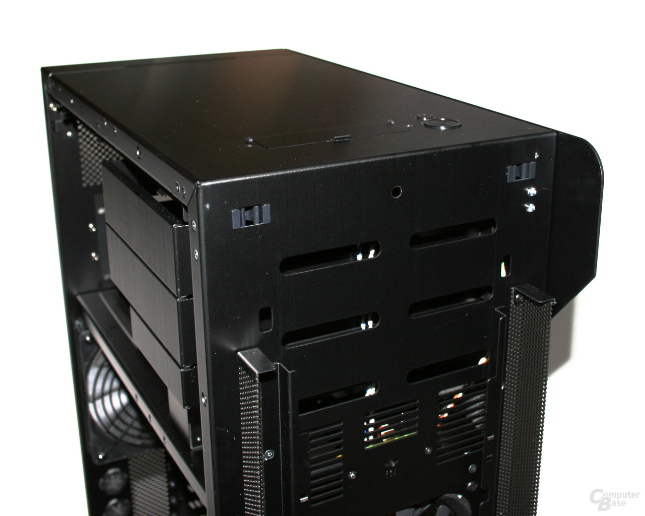 Lian Li TYR Super-Case PC-X2000BW – Status-LEDs