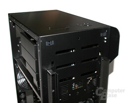 Lian Li TYR Super-Case PC-X2000BW – Status-LEDs