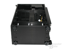 Lian Li TYR Super-Case PC-X2000BW – Unterseite