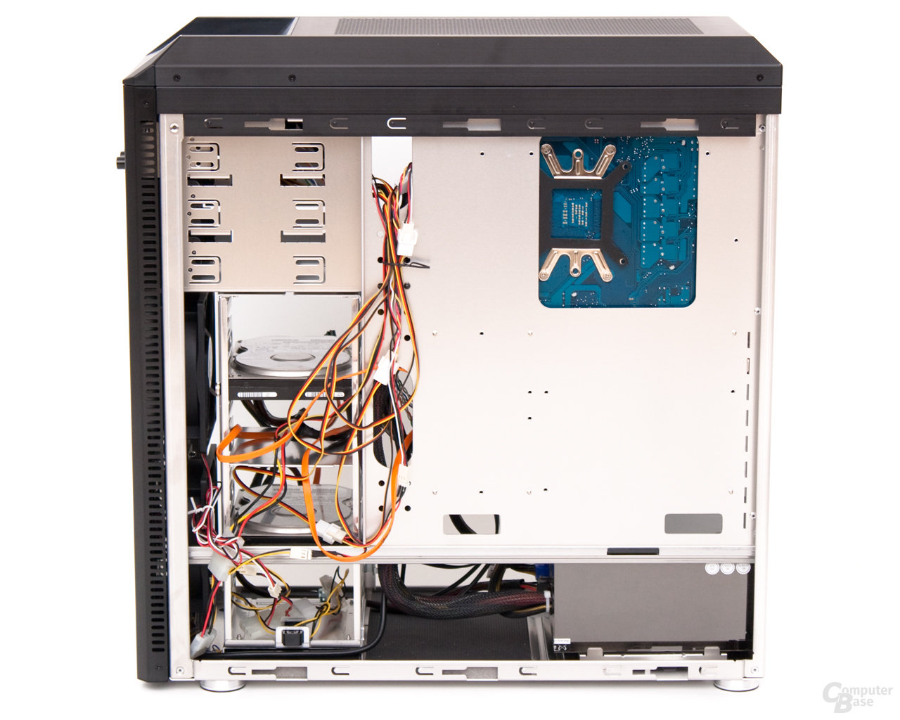 Lian Li PC-B25F mit Testsystem