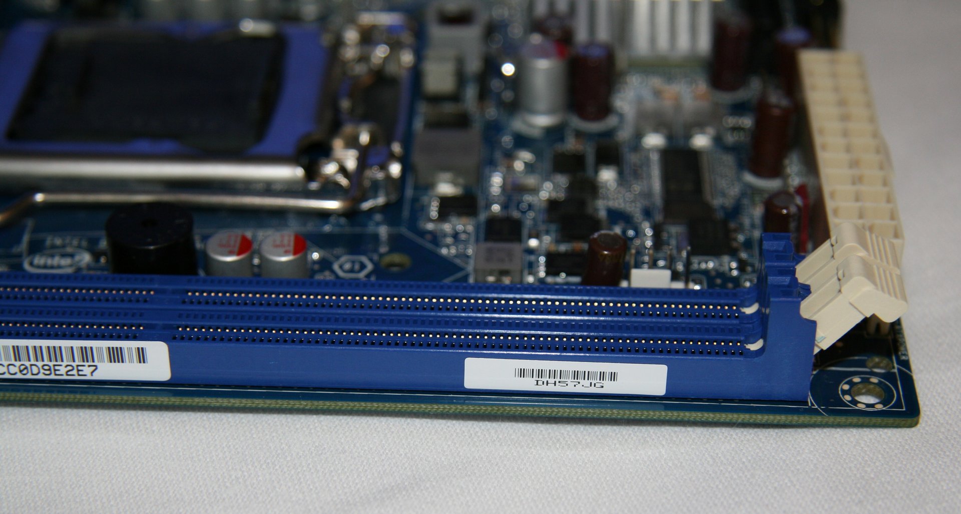 Fünf H55/H57/Q57-Mainboards von Intel