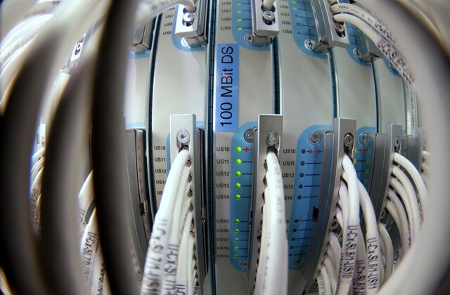Einer der lokalen Vermittlungsknoten von KDG, ein so genanntes Cable Modem Termination System (CMTS), das bereits für DOCSIS 3.0 vorbereitet ist.