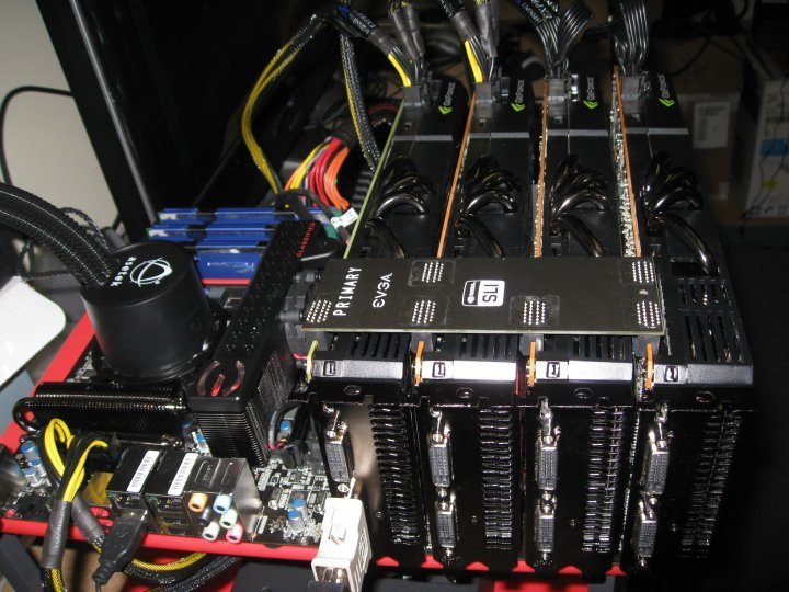 EVGA zeigt vier GeForce GTX 480 im SLI-Verbund
