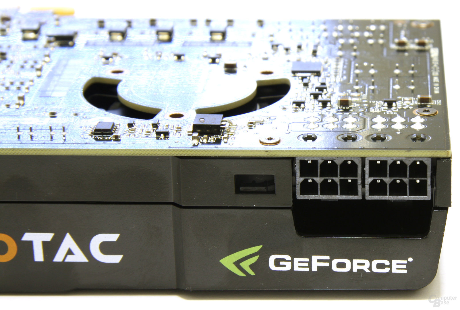 GeForce GTX 470 Stromanschlüsse
