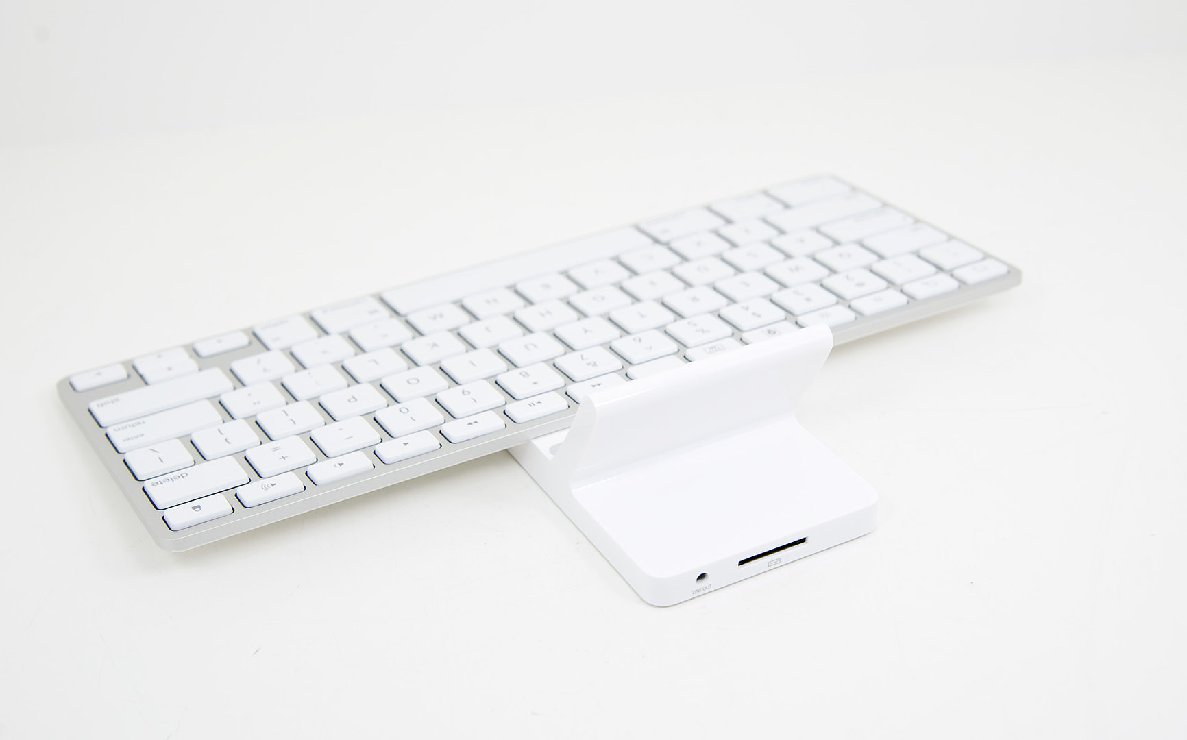 Apple iPad Keyboard Dock