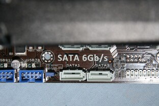 Grafikkarte verbaut zwei SATA-Ports