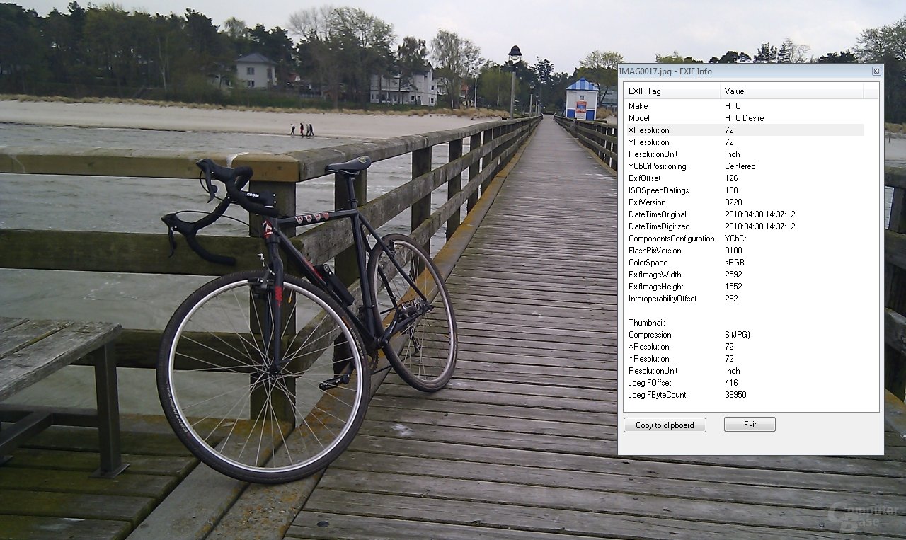 Fahrrad des Redakteurs auf Lubminer Seebrücke mit EXIF-Daten
