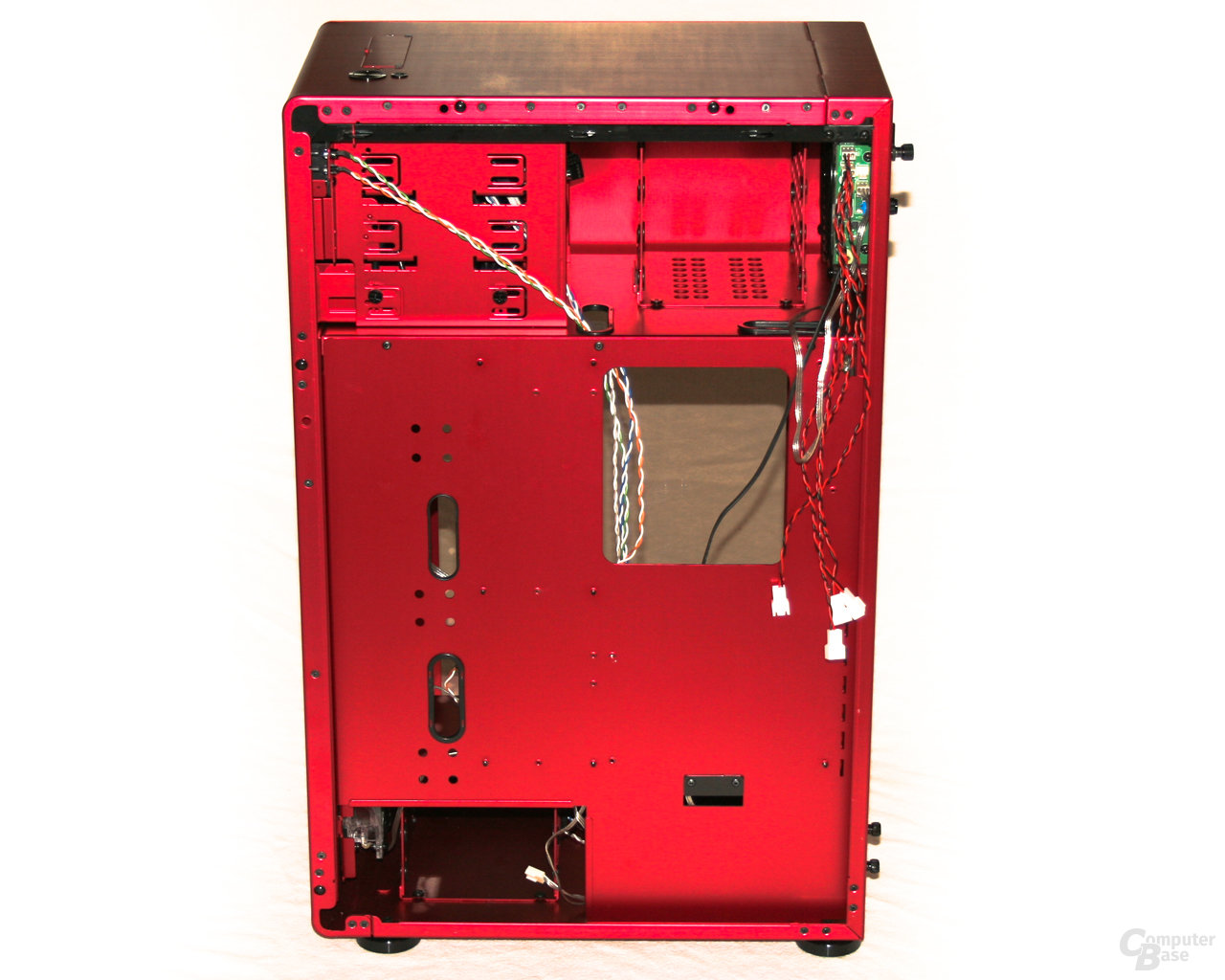 Lian Li PC-X900R – Innenansicht rechts