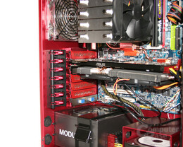 Lian Li PC-X900R – befestigte Grafikkarte