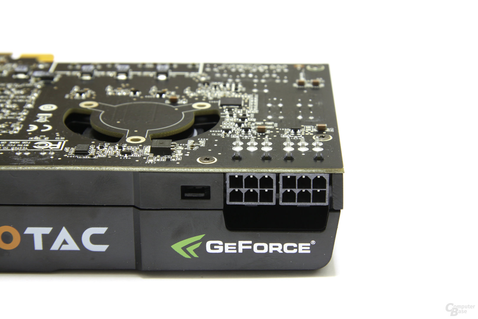 GeForce GTX 465 Stromanschlüsse