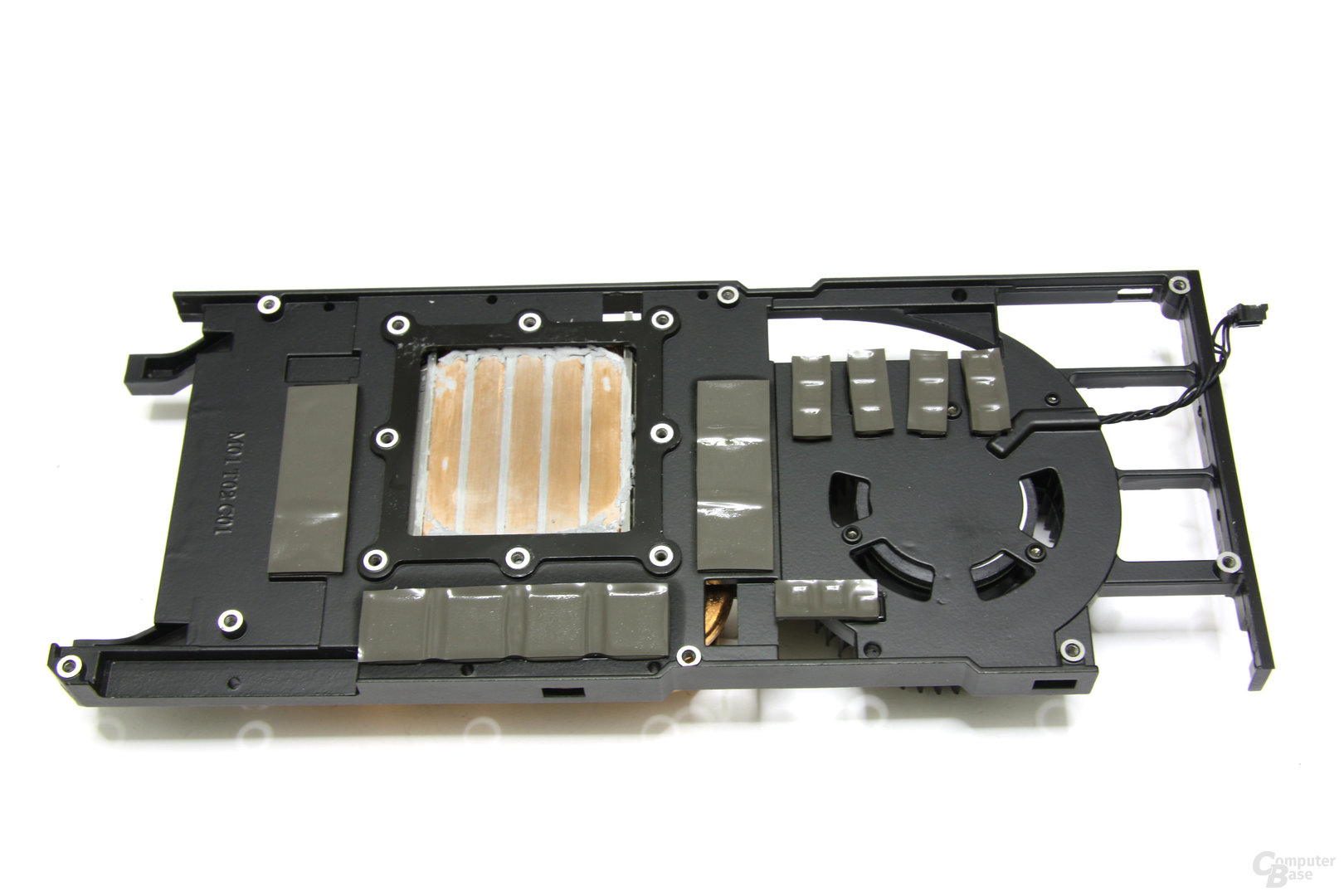 GeForce GTX 465 Rückseite Kühler