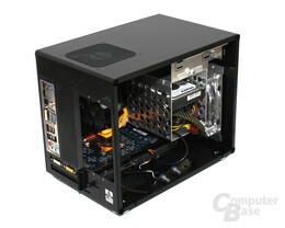 Lian Li PC-Q08 – Innenraum vorn ohne Netzteil