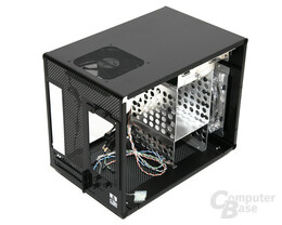 Lian Li PC-Q08 – Innenraum vorn links