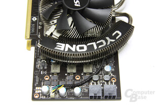 GeForce GTX 460 Cyclone von oben