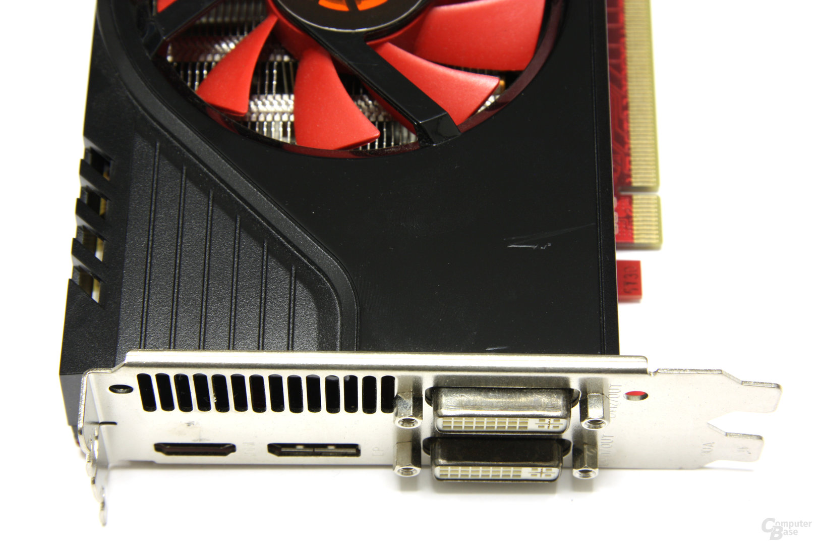 GeForce GTX 470 GS Anschlüsse