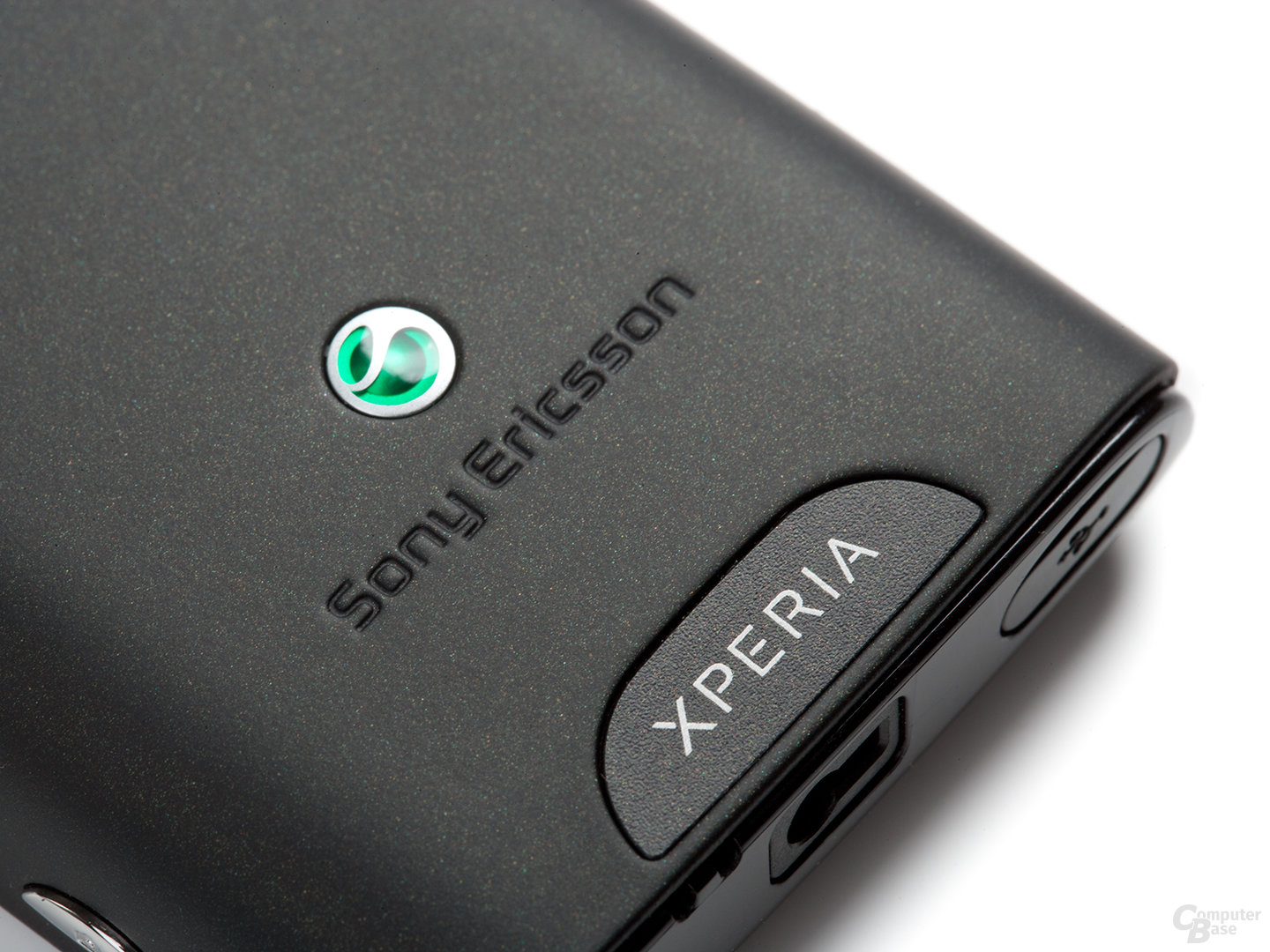 Xperia X10 mini von hinten (Zoom)