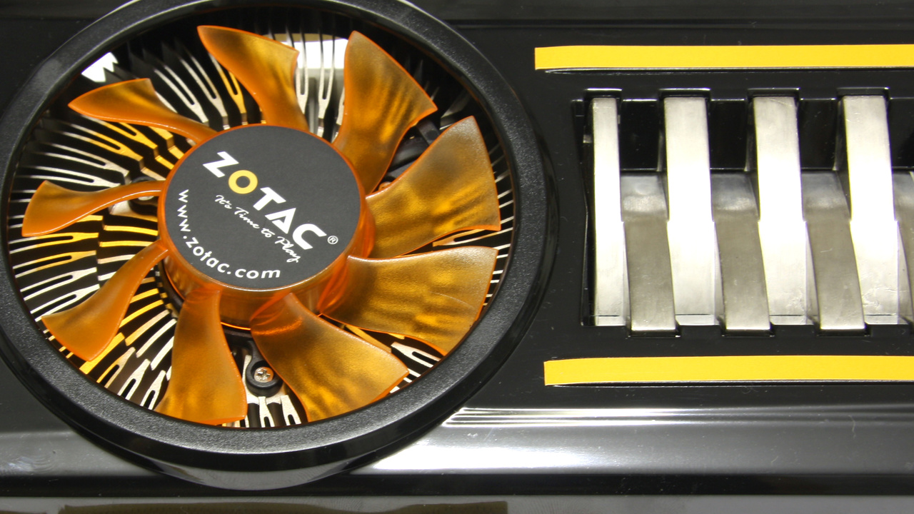 GTX 460 AMP! im Test: Zotacs GeForce-Exot fast so schnell wie eine GTX 470
