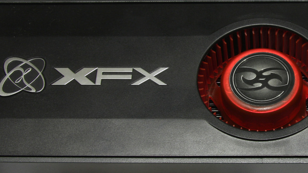 AMD Radeon HD 5970 im Test: XFX' Dual-GPU-Karte kommt im Gewehr-Koffer