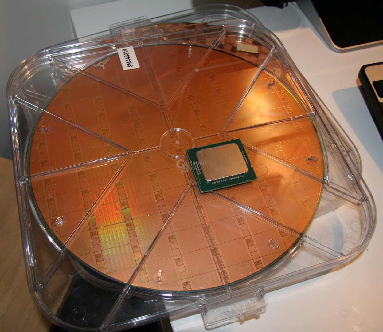 48-Kern-CPU und der passende Wafer